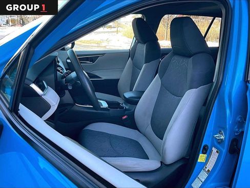 Used 2021 Toyota RAV4 XLE image 8