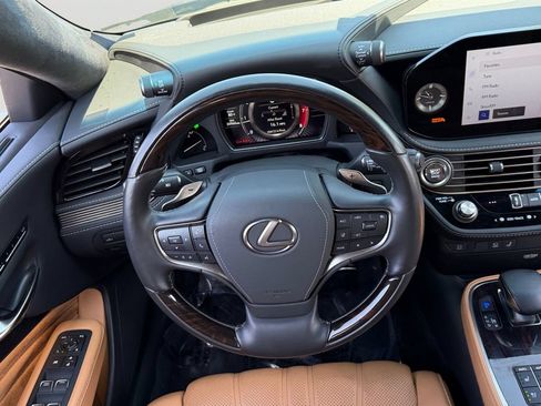 Certified 2023 Lexus LS 500 AWD w/ Luxury Package image 18