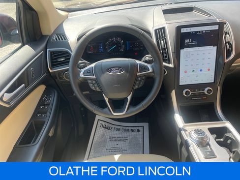 Used 2024 Ford Edge SEL w/ Convenience Package AWD/4WD image 16