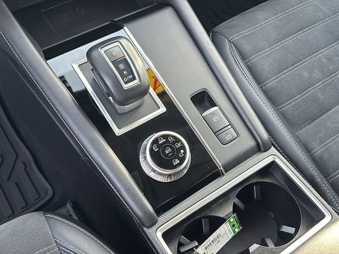 Used 2024 Mitsubishi Outlander SE image 21