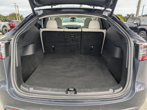 Used 2022 Tesla Model Y Performance image 15