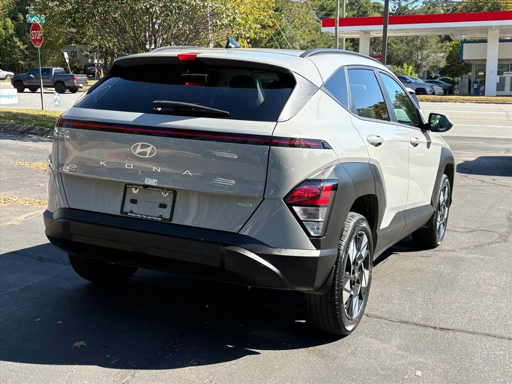 Certified 2025 Hyundai Kona SEL AWD/4WD image 6