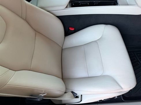 Used 2020 Volvo XC60 T6 Momentum image 40