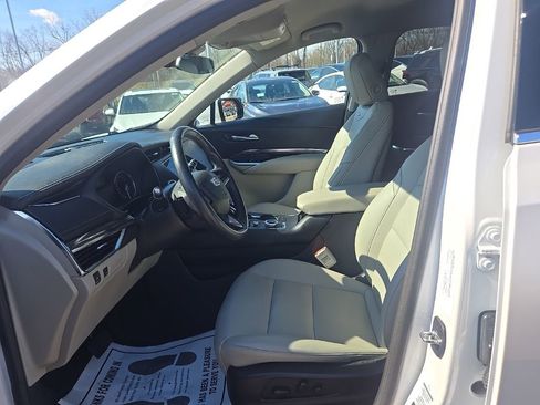 Used 2022 Cadillac XT4 Luxury image 9