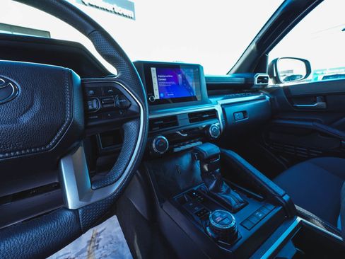 Used 2025 Toyota Tacoma TRD Off-Road image 17