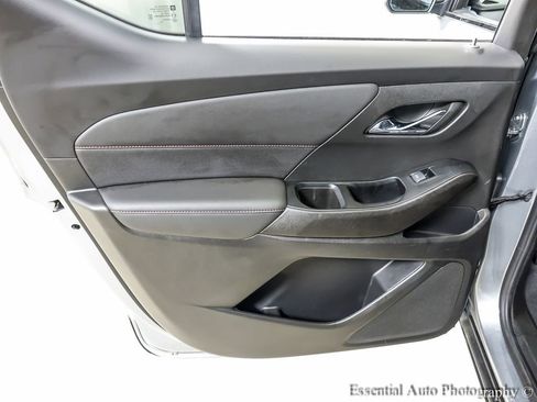 Used 2023 Chevrolet Traverse RS image 22