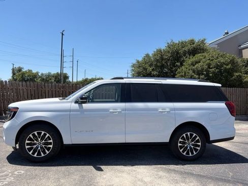 Used 2025 Ford Expedition Max Platinum AWD/4WD image 5