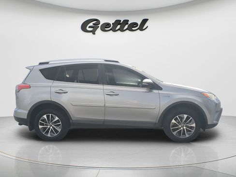 Used 2018 Toyota RAV4 XLE image 6