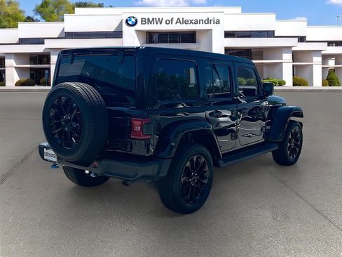 Used 2023 Jeep Wrangler Unlimited Sahara w/ Cold Weather Group AWD/4WD image 7