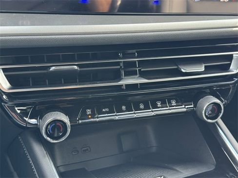 New 2026 Chevrolet Traverse LT w/ Midnight/Sport Edition image 14