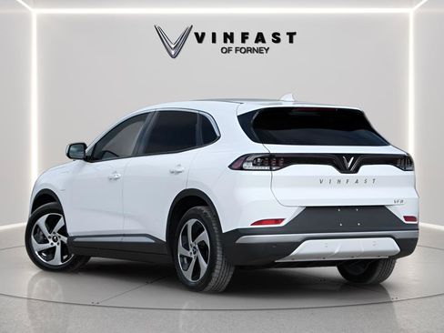 New 2025 VinFast VF 8 Eco AWD/4WD image 2