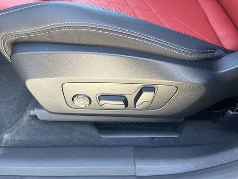 Used 2025 BMW X2 xDrive28i image 15