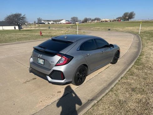 Used 2019 Honda Civic EX image 3