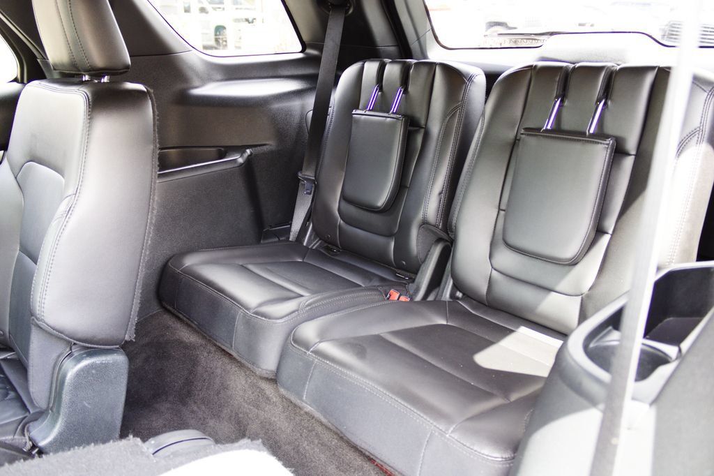 Used 2018 Ford Explorer XLT w/ Equipment Group 202A AWD/4WD image 29