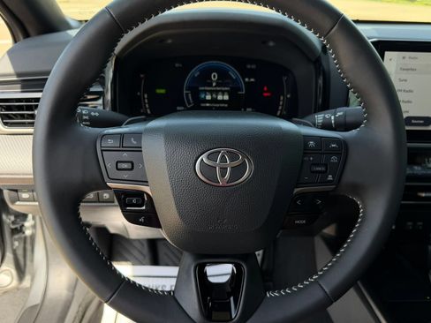 Used 2025 Toyota Camry SE w/ Multimedia Upgrade Package FWD image 21