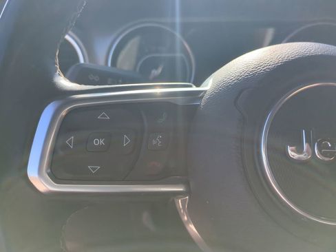 Used 2018 Jeep Wrangler Unlimited Rubicon image 27