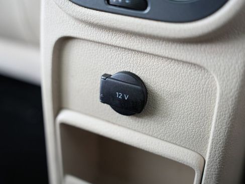 Used 2015 Volkswagen Tiguan SEL image 39