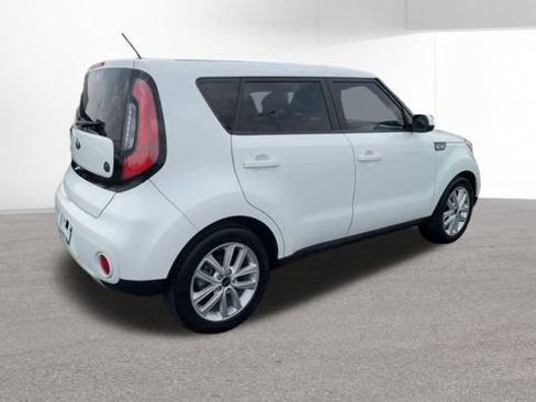 Used 2019 Kia Soul + FWD image 9