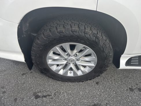 Used 2014 Lexus GX 460 image 22