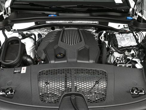 Certified 2026 Porsche Macan image 35