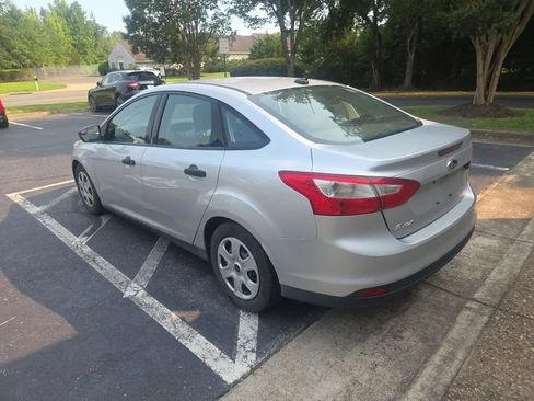 Used 2014 Ford Focus S FWD image 2
