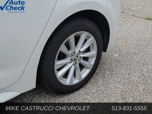Used 2024 Toyota Corolla SE w/ SE Package FWD image 10