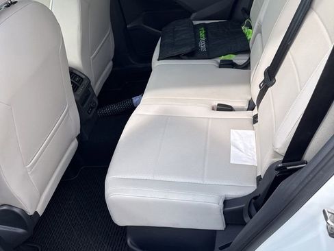 Used 2019 Volkswagen Tiguan SE w/ Panoramic Sunroof Package image 3