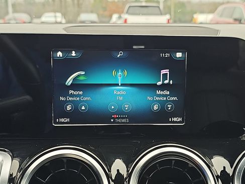 Used 2023 Mercedes-Benz GLB 250 4MATIC image 23