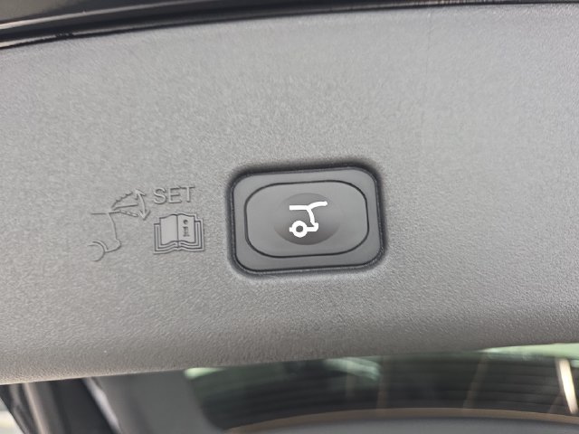 New 2026 Lincoln Nautilus Premier AWD/4WD image 32
