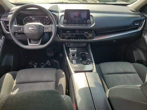 Certified 2025 Nissan Rogue SV FWD image 22