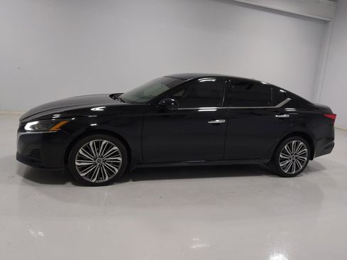 Used 2023 Nissan Altima 2.5 SL image 2
