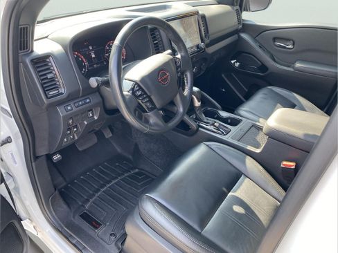 Used 2022 Nissan Frontier PRO-4X w/ Pro-4X Premium Package AWD/4WD image 14