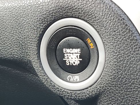 Used 2018 Chrysler 300 Limited image 27