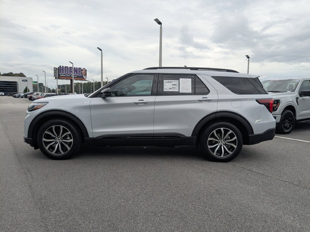New 2026 Ford Explorer ST-Line RWD image 7