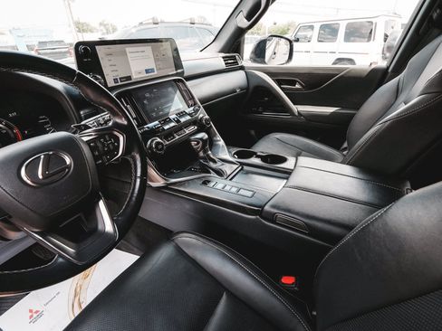 Used 2022 Lexus LX 600 4WD w/ Appearance Package image 27