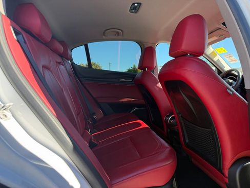 Used 2019 Alfa Romeo Stelvio image 16