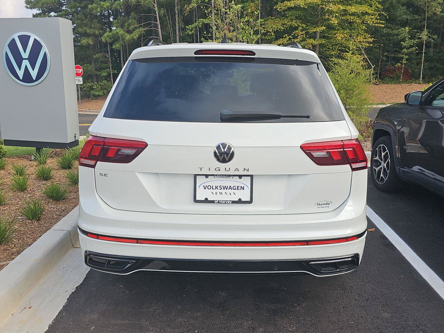 Certified 2023 Volkswagen Tiguan SE R-Line FWD image 4