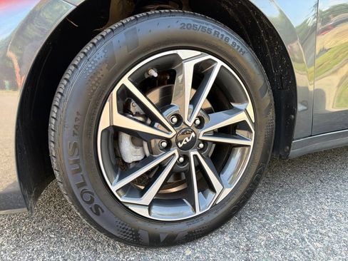 Certified 2024 Kia Forte LXS w/ LXS Technology Package FWD image 11