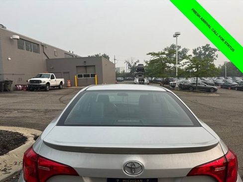 Used 2019 Toyota Corolla SE FWD image 6