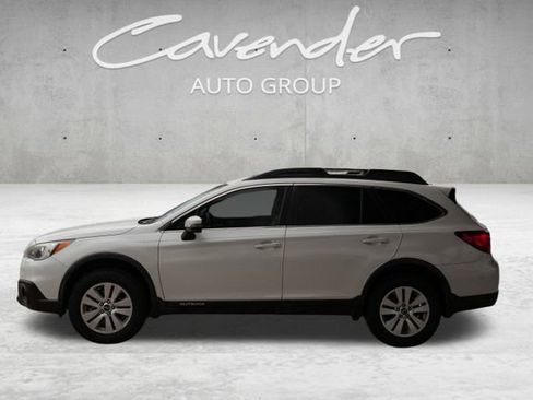 Used 2017 Subaru Outback 2.5i Premium image 4