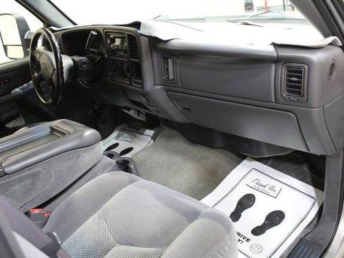 Used 2006 Chevrolet Silverado 2500 LT w/ Onstar Plus Package image 15