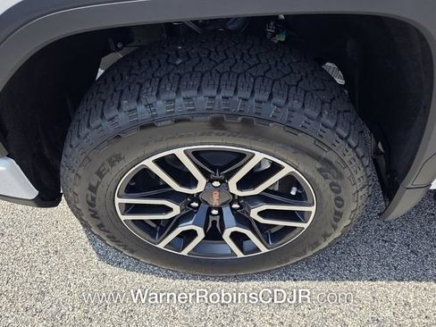 Used 2026 GMC Sierra 1500 AT4 w/ AT4 Premium Package AWD/4WD image 18
