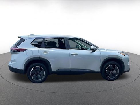 Used 2025 Nissan Rogue SV AWD/4WD image 15