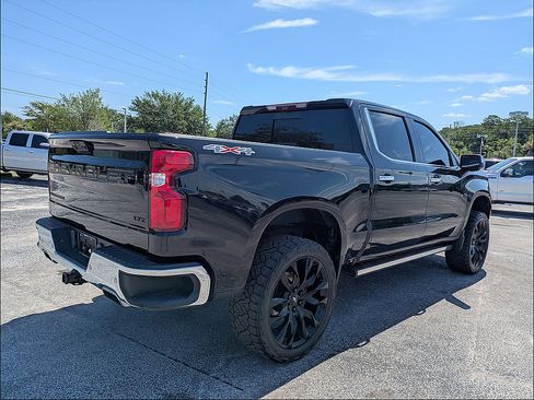 Used 2022 Chevrolet Silverado 1500 LTZ w/ Technology Package AWD/4WD image 7