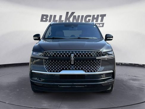 Certified 2025 Lincoln Navigator Reserve image 8
