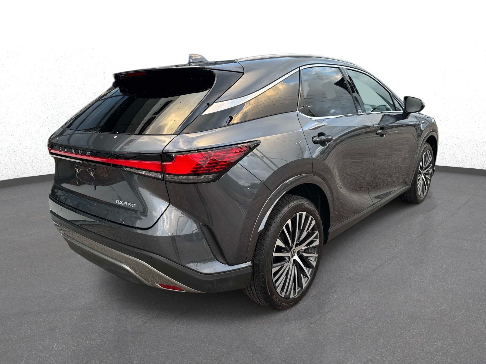 Used 2024 Lexus RX 350 Premium Plus w/ Accessory Package (Z1) FWD image 3