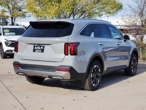 New 2026 Kia Sorento S image 4
