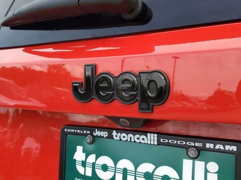 Certified 2023 Jeep Renegade Altitude AWD/4WD image 10