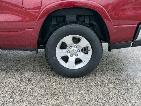 Used 2025 RAM 1500 Big Horn AWD/4WD image 11