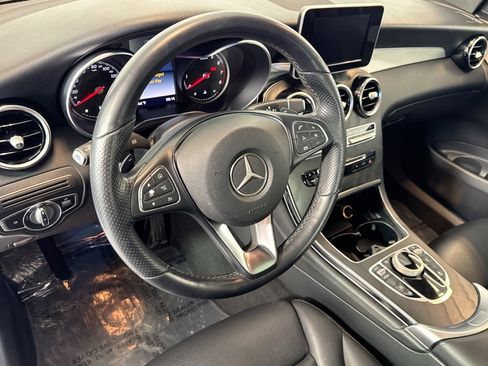 Used 2019 Mercedes-Benz GLC 300 image 9